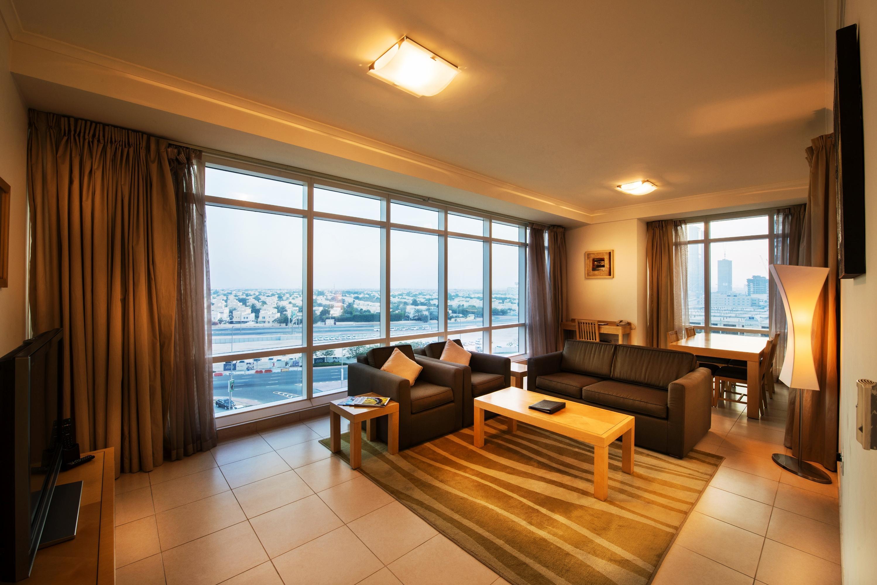 Oaks Liwa Heights Hotel Suites Dubai Esterno foto