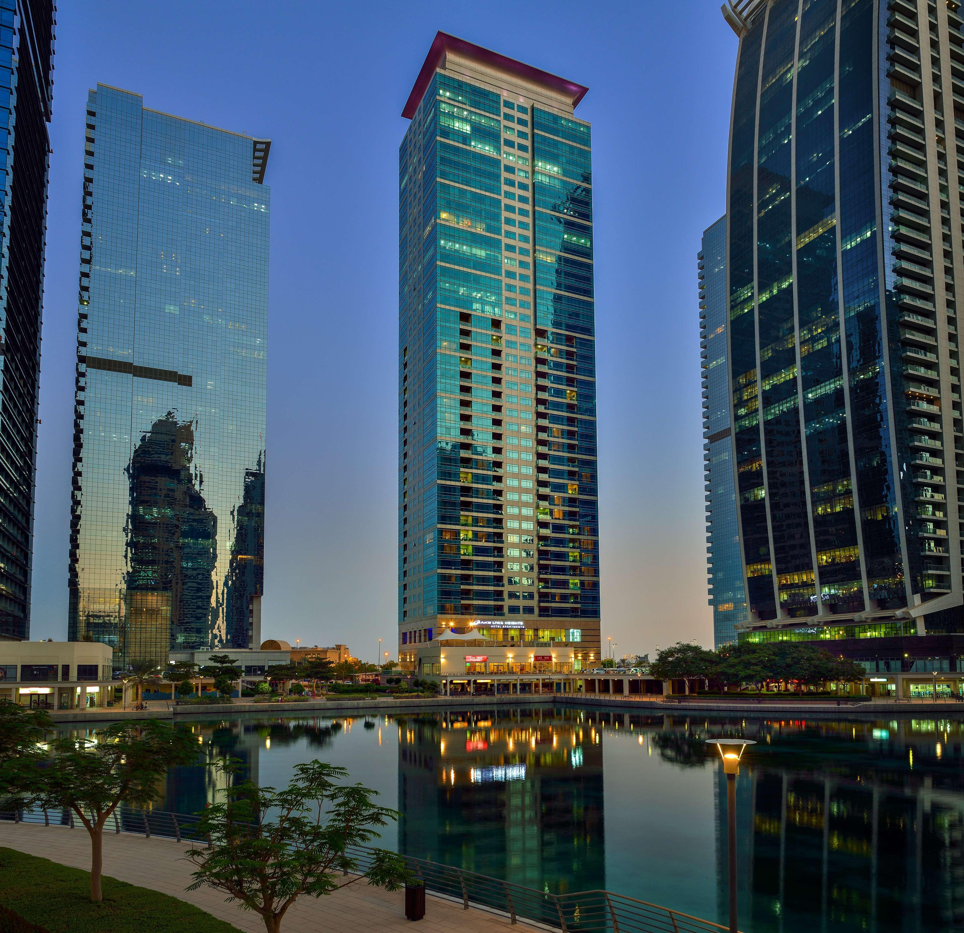Oaks Liwa Heights Hotel Suites Dubai Esterno foto