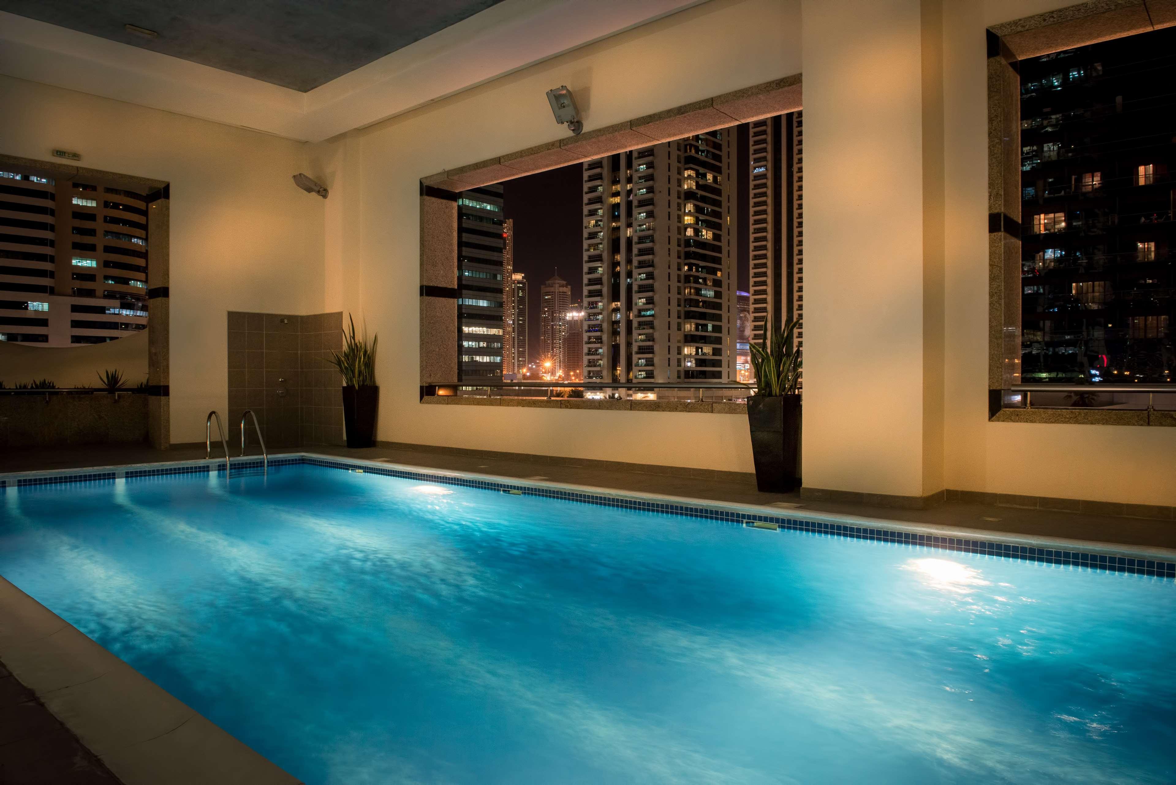 Oaks Liwa Heights Hotel Suites Dubai Esterno foto