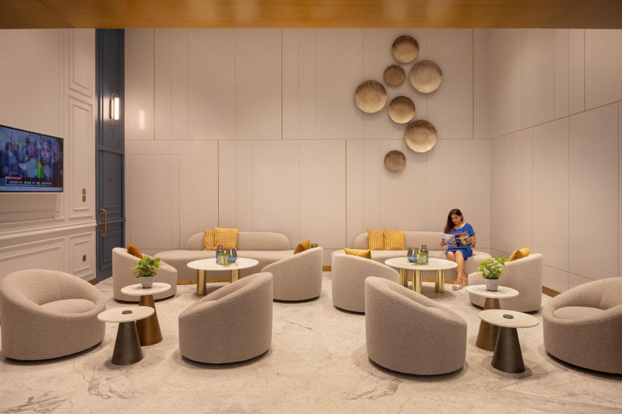 Oaks Liwa Heights Hotel Suites Dubai Esterno foto