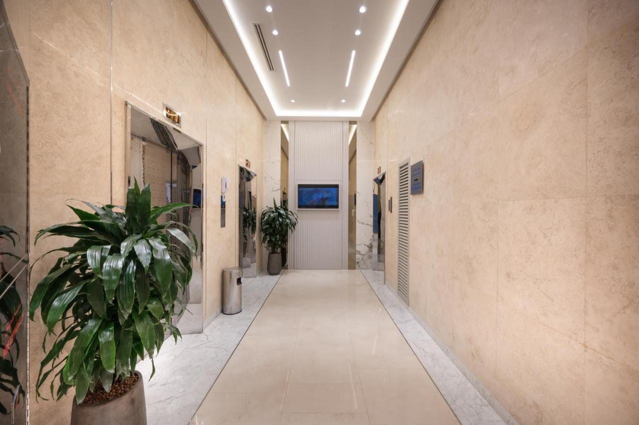 Oaks Liwa Heights Hotel Suites Dubai Esterno foto