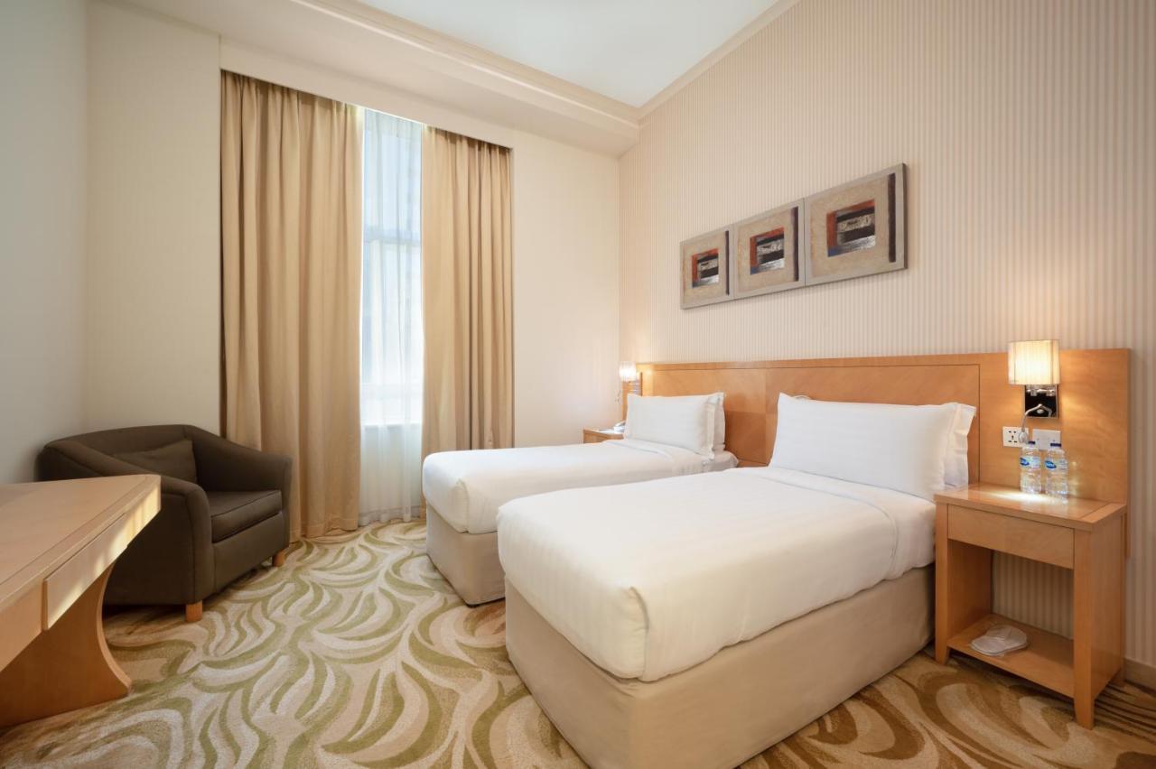 Oaks Liwa Heights Hotel Suites Dubai Esterno foto